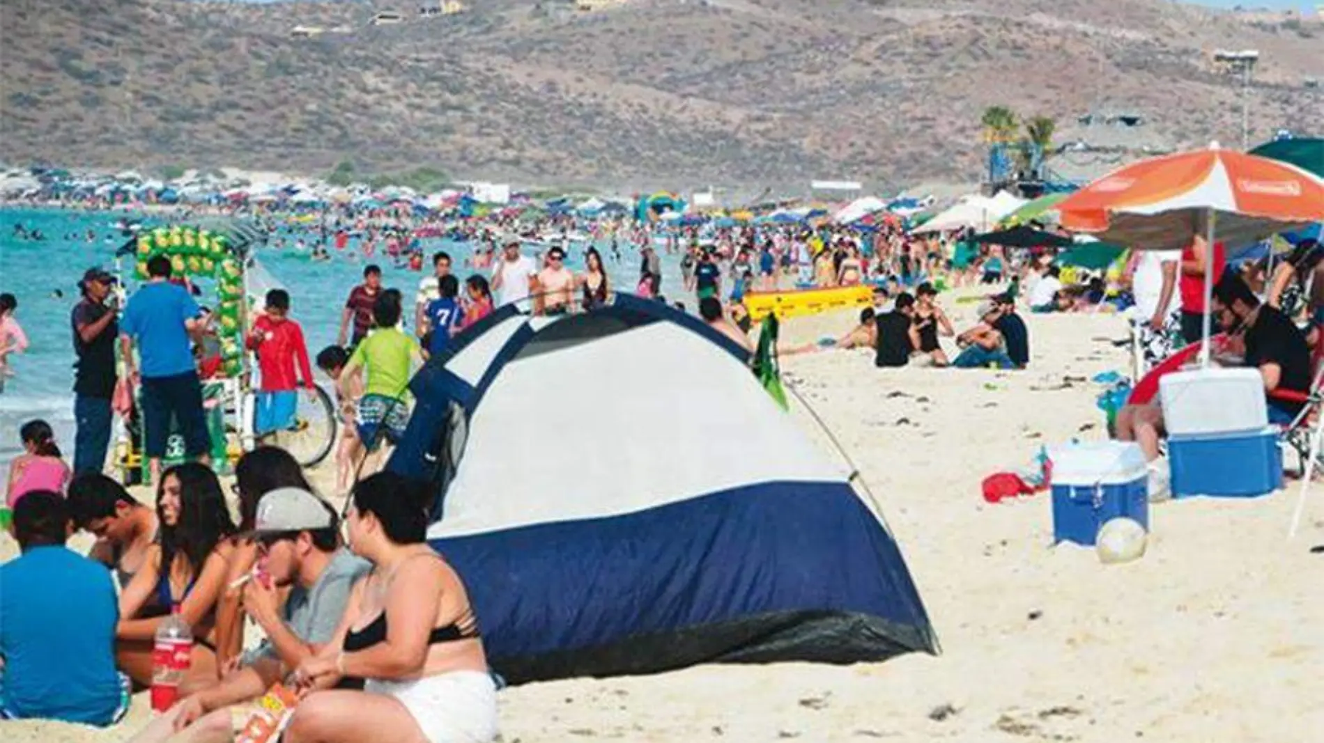 prefieren acampar en playa El Tecolote 1